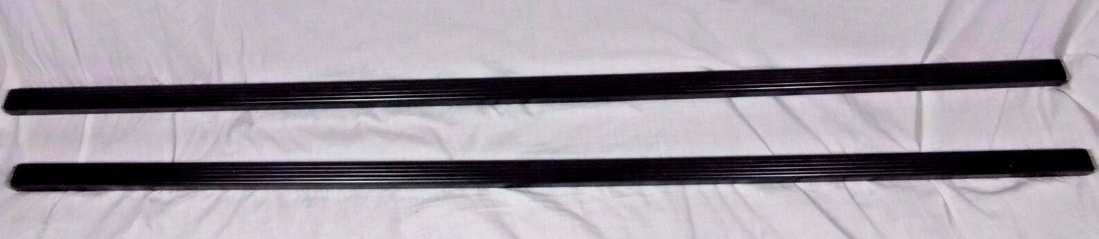 Thule OEM Crossbars For Land Rover Discovery II 1999-2003 With Raised Roof Rails