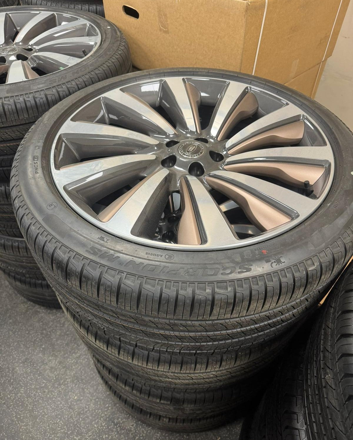 Range Rover SV 2022*+ L460 OEM 23