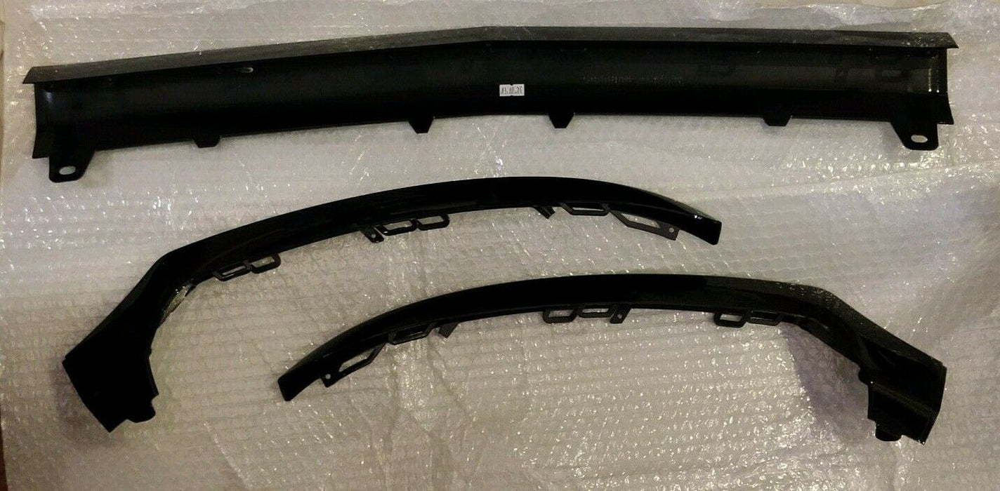 Mercedes-Benz OEM W205 C-Class AMG Front Bumper Accents Night Package Black New
