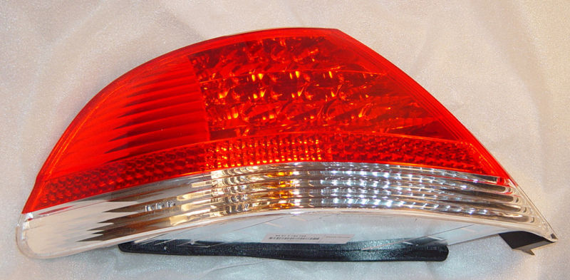 BMW Brand 7 Series E65 E66 2002-2005 745 OEM Clear Taillight Pair Brand New