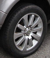 Land Rover OEM LR2 Freelander 2 19 Inch 10 Spoke Wheel and Tires Brand New