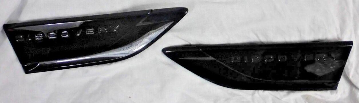 Land Rover OEM Discovery 5 L462 Gloss Black Fender Side Vent Pair Dynamic New