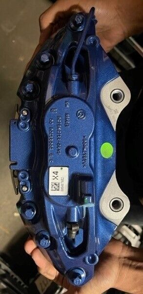 BMW OEM G05 G06 G07 F97 F98 Blue Brembo Right Front Brake Caliper With Pads New
