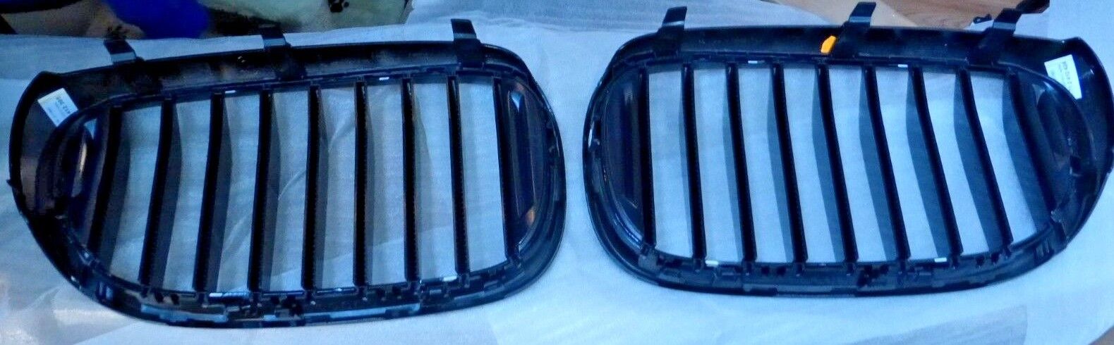 BMW OEM G11 G12 7 Series 2016-19 M Performance Gloss Black Front Grille Pair NEW