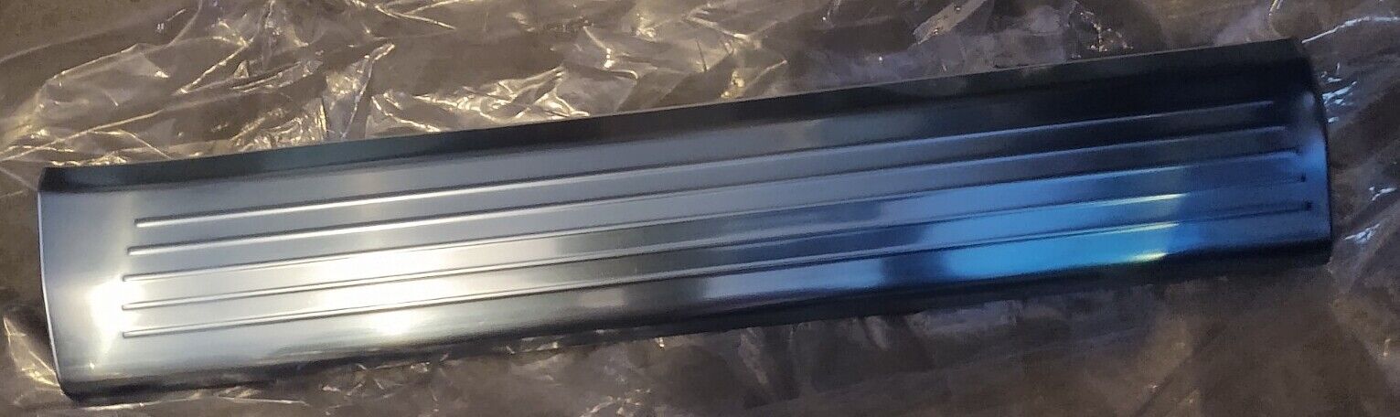 Mercedes-Benz OEM Maybach Tread Plate W167 GLS GLE Rear Outer Right Brand New