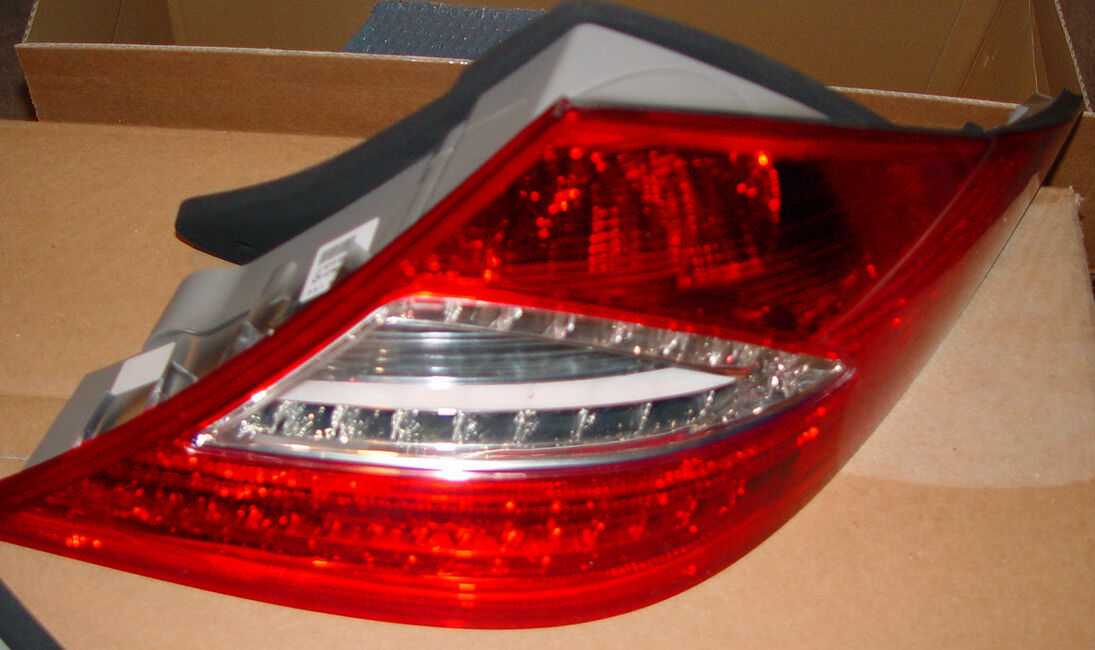 Mercedes-Benz OEM 2009+ CLS Class W219 LED Right Taillight European Spec NEW